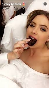 Ashley Benson via Snapchat (14/04/2017)