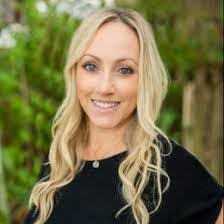 Dawn Burch's Instagram, Twitter & Facebook