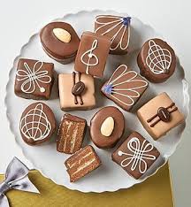 Decadent Chocolate Petits Fours Bocaditos Dulces Moldes De Chocolate Recetas Dulces