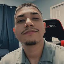 Lizzy McAlpine updated their profile picture.