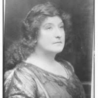 Nellie Melba, her father, David Mitchell, and a young girl (Nellie's niece,  Nellie Paterson), in Melbourne, Australia