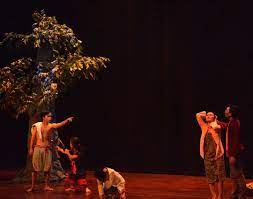 Orang yang bertugas mengarahkan aktor dan aktris dalam pementasan drama disebut. 10 Contoh Teks Drama Singkat Dalam Berbagai Tema Lengkap