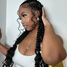 Dee Rosa's Instagram, Twitter & Facebook