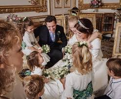 The wedding was scheduled to take place on 29 may 2020 at the chapel royal at st james's palace, followed by a private reception in the gardens of buckingham palace, but first the reception and then the wedding itself were postponed. Prinzessin Eugenie Jack Brooksbank Die Schonsten Bilder Der Royalen Hochzeit Gala De