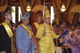 Download lagu, lirik lagu, dan video klip terbaru. Tengku Amir Shah Dimasyhur Raja Muda Selangor Semasa Mstar