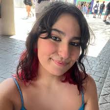 Os Centros de Atenção Psicossocial são espaços de cuidado e acolhimento  para quem enfrenta grandes desafios como depressão, ansiedade,  esquizofrenia e outros transtornos mentais. Aqui, o tratamento é gratuito,  feito por uma