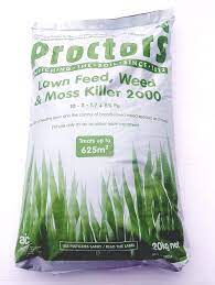 It's there and i mow it, but i never stopped to consider the diversity of life contained in my own front yard, including numerous species of weeds. Lawn Fertiliser Weed Feed And Moss Killer 20kg Sack Amazon Co Uk Garden Outdoors