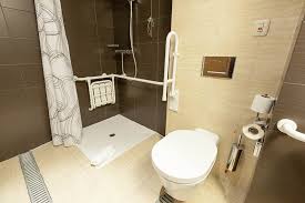 À placer sous votre lavabo, ce mitigeur instantané est à commandé au pied. Amenagement D Une Salle De Bain Pmr