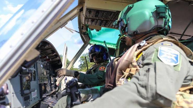Bukele pide la liberación de 4 soldados salvadoreños "secuestrados" en Haití por pandillas y dice que hay una operación militar para rescatarlos - Yahoo Noticias