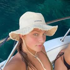 jasmine gee 🧚🏼‍♀️🛸