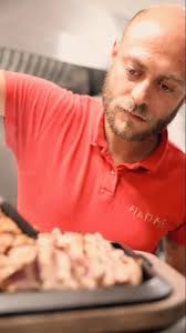 Come nasce la #tagliata 👌🏼. Il nostro sorridente chef Donato 👨🏼‍🍳😍  #ristorante #basilicata #pignola #cucina #carne #foodstagram #food