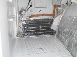 Jika berlaku kebocoran tolong off segera peti tersebut! Masalah Peti Sejuk Tidak Beku Pakar Membaiki Peti Sejuk Freezer Chiller Dan Mesin Basuh Terus Ke Premis Anda