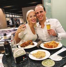 Ehemalige dsds kandidatin, model, sängerin ♥. Gefallt 1 321 Mal 28 Kommentare By Oksana Kolenitchenko Fashionmamaberlin Auf Instagram Brathuhnchen Currywurst Celebration Dinner With My Love