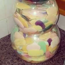 Acho Isso Lindo Pra Decorar Banheiros Sao Raspas De Sabonetes Usados Voce Pode Fazer Com Vidros Menores Pra Encher Mais Rapido Decor Decoracao Diy In 2020 Marble