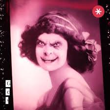 Heidi Sutherland's Instagram, Twitter & Facebook