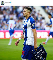 Al vencer al último lugar de la tabla general, sumaron su onceava. Que Cambio Hector Herrera Muestra Su Impactante Transformacion En La Presentacion Del Porto Foto 1