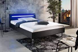 Garderobenpaneel braun garderobenhaken vogel großer schminktisch mit beleuchtung große bettlaken garderobenschrank 40 cm tief bett preis 120x200 funktionsbetten gunstige betten komplett. Polsterbett 120 X 200 Cm Miami Angebot 17 Reduziert Schwarz Mega Mobel
