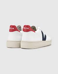 Cranchi yachts refitting centers offer assistance, hauling and launching services to ship owners.darsena bellagio. V 10 Leather Sneakers In Extra White Nautico Pekin Veja Afura Store