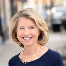 Julie Keenan's Instagram, Twitter & Facebook