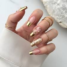 35+ Gold French Tip Nail Designs & Ideas for a Luxe Mani in 2025