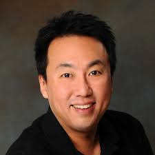 Steven Hatchell's Instagram, Twitter & Facebook