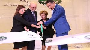 Stewart S Auto Opens State Of The Art Jaguar Land Rover Showroom Loop News