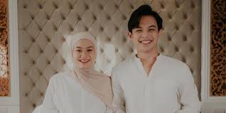 Maybe you would like to learn more about one of these? Dinda Hauw Melahirkan Secara Caesar Sedih Dan Malu Banget Sama Diriku Sendiri Merdeka Com