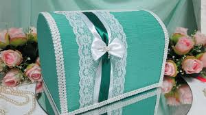 коробка для денег на свадьбу своими руками мастер класс Svadebnyj Sunduchok Ruchnoj Raboty Izumrudnogo Cveta Dekor Krepovaya Bumaga Kruzhevo I Atlasnye Lenty Kopilka Dlya Svadby Svadebnye Kopilki Svadebnye Korobki