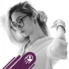 Is late May or mid August suitable for outdoor wedding in Taranto, Italy?