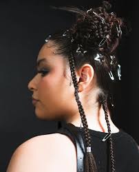 In my modeling era 🤩 for Rebel Hair NJ Hair: @magic.mirr0r &  @strazzabeatdown Makeup: @lucy_makeup18 Photographer: @nj_native_photo  CYBER PUNK SPRING