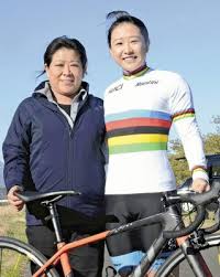 Jun 10, 2021 · 2020年世界選手権オムニアムで日本人史上初の金メダルを獲得した梶原悠未(かじはら・ゆうみ)。2021年東京五輪ではオムニアム、マディソンに出場予定。同種目で金メダル最有力候補と目されている24歳がオンライン取材に応じ、五輪への心境や意気込みを語ってくれた。(netkeirin編集部) 母の手. A5dn7nxyh Btrm
