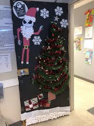 You can use satin, nylon or some soft and thin fabrics. Holiday Door Decorating Contest Sesi