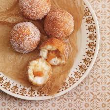 Boulettes Frites De Riz Au Lait Au Caramel Ricardo Recipe Rice Pudding Funnel Cake Recipe Sweet Desserts