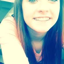 Karen Baysinger's Instagram, Twitter & Facebook