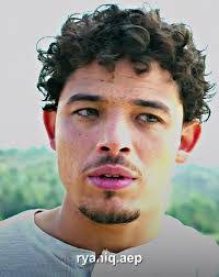 Kris Diaz's Instagram, Twitter & Facebook