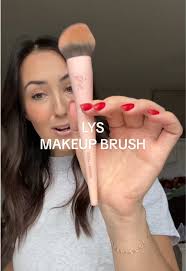 Lisa Bardot Brushes Review