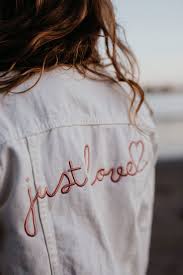 Wir denken, dass du es liebst. Jeansjacke Happy With You Salon Hamburg Brautmode Abendkleider In Hamburg Eppendorf