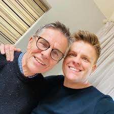 Jeanette Sherwin's Instagram, Twitter & Facebook