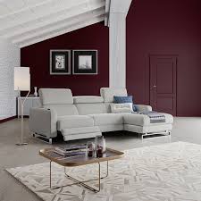 Poltronesofà, azienda leader nella vendita di divani e poltrone, nasce nel 1995 ed è oggi un'importante realtà presente sul territorio con 132 negozi monomarca e internazionale con 29 negozi in francia e 1 a malta. Poltronesofa Divani