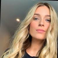 Alana Christian's Instagram, Twitter & Facebook