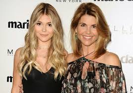 Lori Loughlin S Daughter Olivia Jade Fully Knew What Her Parents Were Doing Despite Her Claims Of Innocence Celebrity Insider