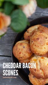 Auf Ins Land Des Cheddars Und Der Saftigen Weiden Fur Euch Lass Ich Ein Paar Cheddar Bacon Scones Mit Ahornsirup Da Tastesheriff Rezept Rezepte Lebensmittel Essen Scones Rezept
