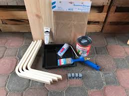 Betttisch Auf Rollen Selber Bauen Praktischer Fahrbarer Tisch Furs Bett In 2020 Betttisch Betttisch Auf Rollen Bett Selber Bauen