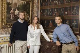 Palau ducal de guimarães (ca); Aos 21 Anos E Cada Vez Mais Bonita Maria Francisca De Braganca Ja E Duquesa Atualidade Flash Duque Rainha Vitoria Braganca