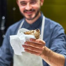 Una Bancarella napoletana a Milano: la pizza a portafoglio di Crosta Lab