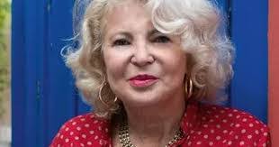 Paula Jacques's Instagram, Twitter & Facebook