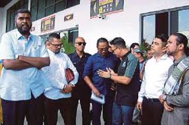 Bekas pemilik agr menjual syarikat ini kepada saya dengan menjanjikan keuntungan ribuan ringgit. Raja Samsul Dicari Harian Metro 25 7 2017 Ppim