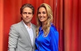 Zij groeide op bij haar ouders op een woonwagenkamp in maar wie is monique westenberg nou precies en wat is zij nog meer dan de vriendin van de beroemde volkszanger en moeder van zoontje andré jr.? Andre Hazes Meldt Droevig Nieuws Over Hem En Monique Westenberg We Willen Zo Graag Maar Het Is Misgegaan Nieuws365