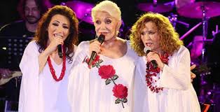 Η γλυκερία μπασδέκη γεννήθηκε στη λάρισα,έζησε στην κέρκυρα και ζει στην ξάνθη. Glykeria Eley8eria Online