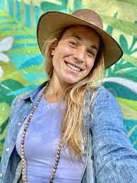 Leah Drew's Instagram, Twitter & Facebook